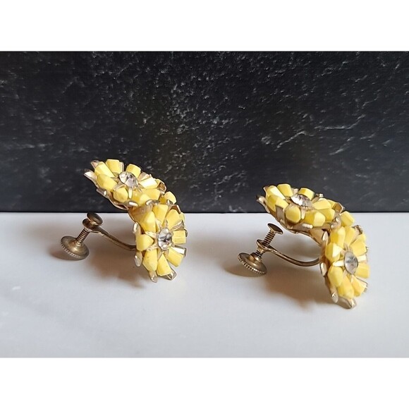 Coro Yellow Flower Screwback Earrings Vintage - Picture 7 of 10
